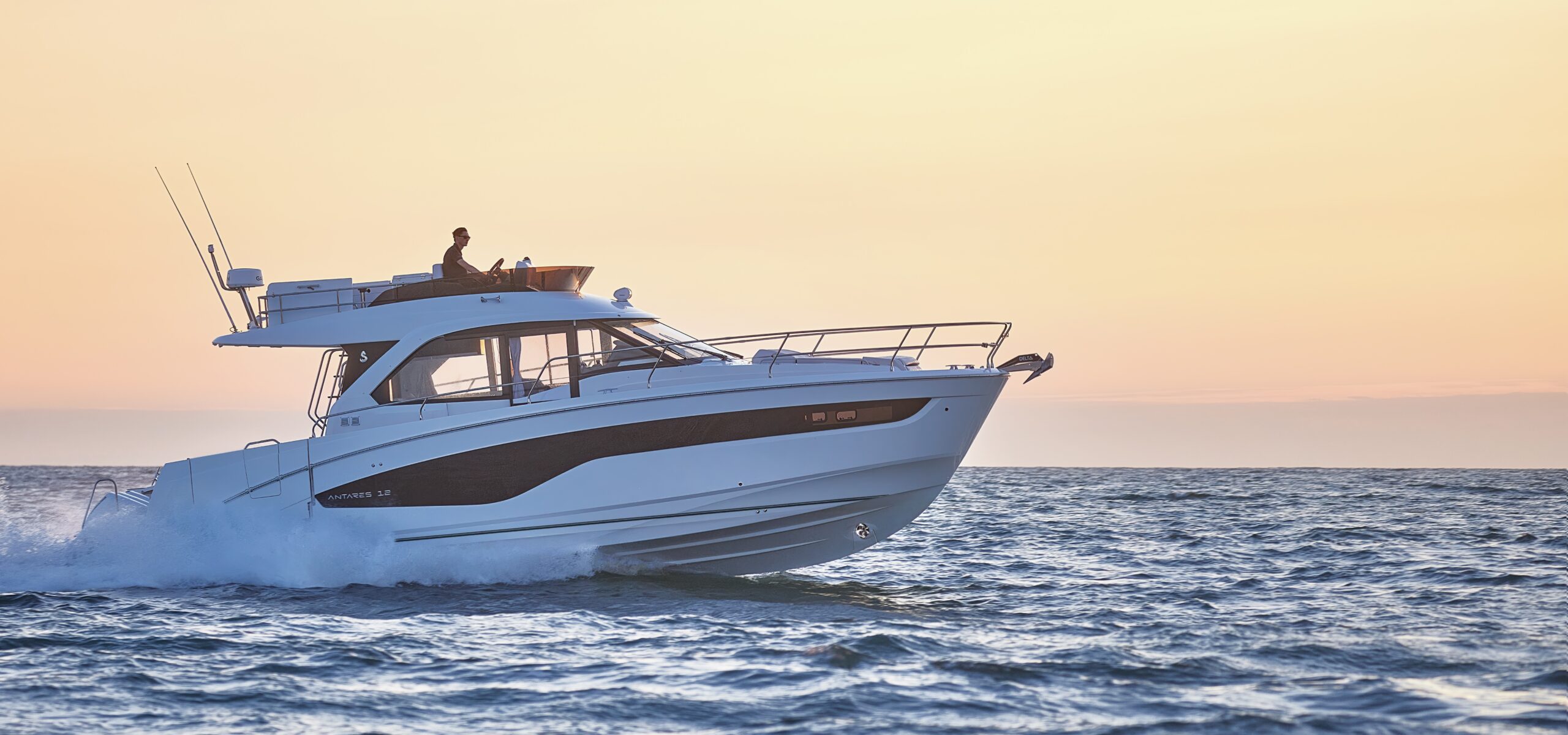 Beneteau Antares 12